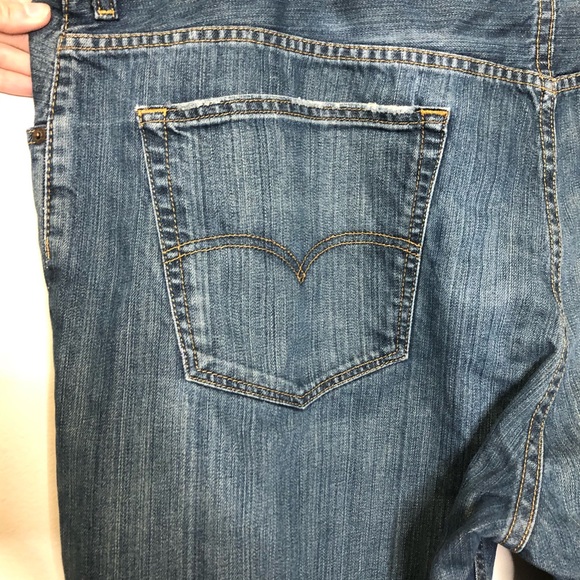 Levis Mens 559 relaxed fit w48L32 midwash distress - Picture 6 of 9